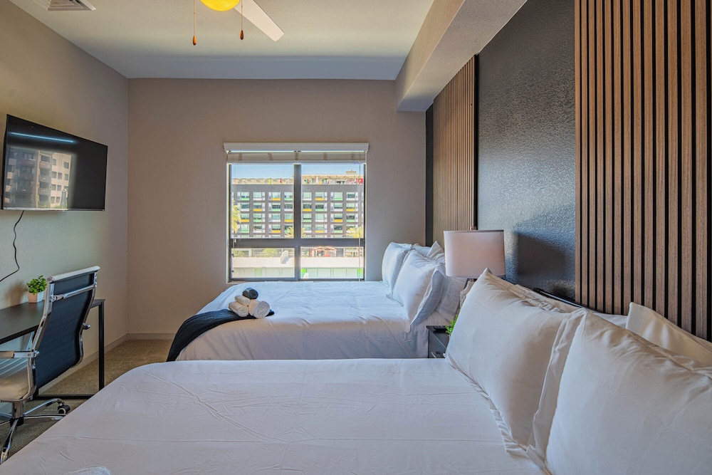 ROVE LIVING/KL - Iluminate