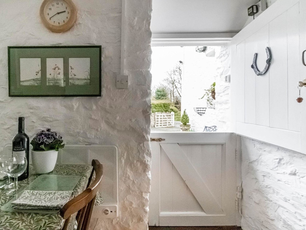 Secluded Holiday Home in Ceredigion With Garden view 3