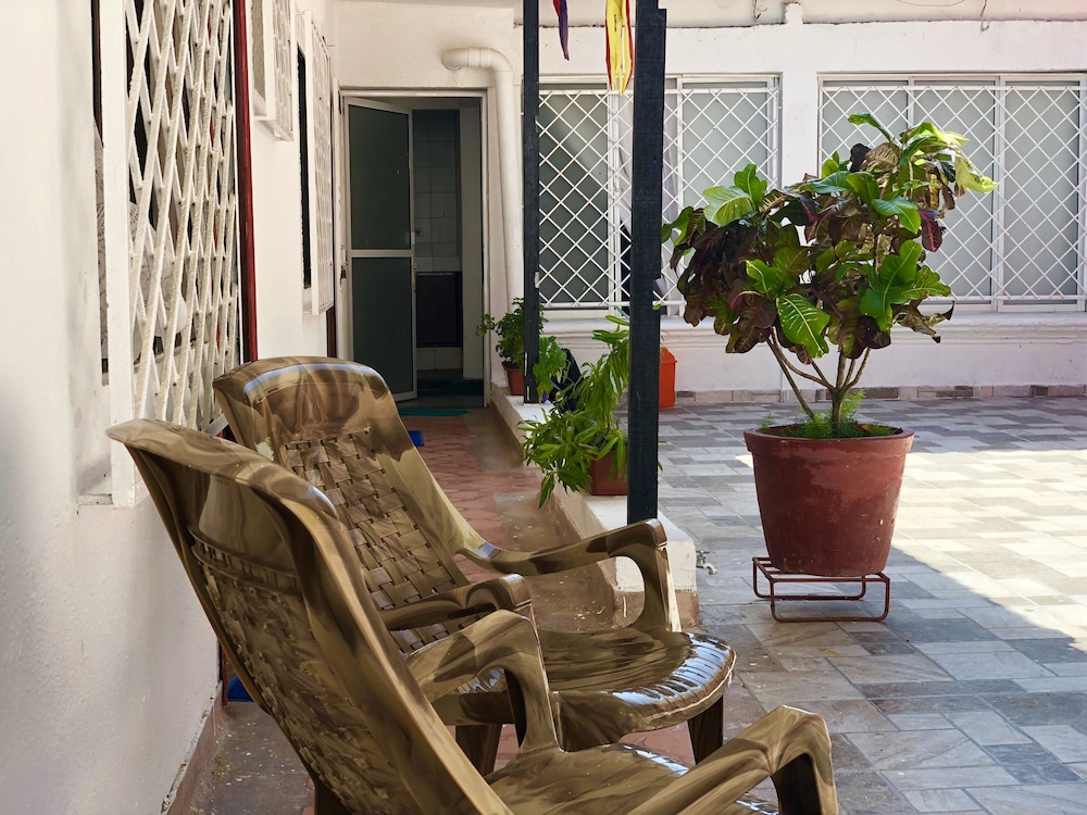Casa Blanca Just For Travelers