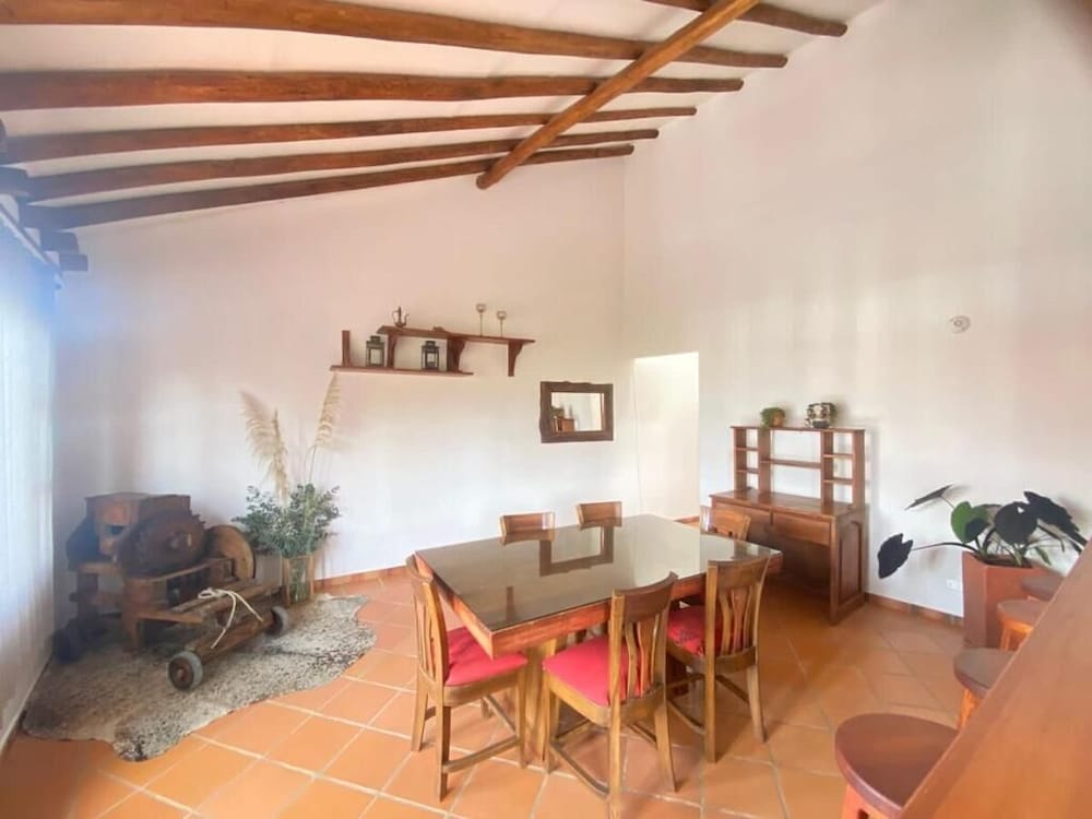 leyvaYork Apartasuites