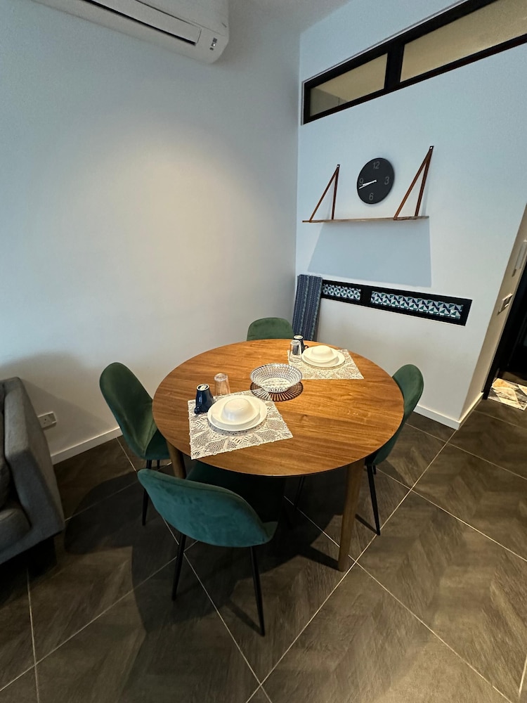 Scarletz Suites KLCC by Azure Heaven