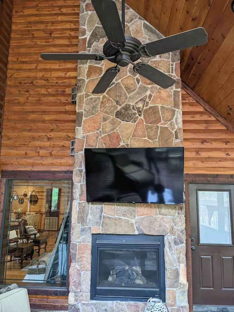 Stone Mountain Lodge Luxurious Rustic Retreat