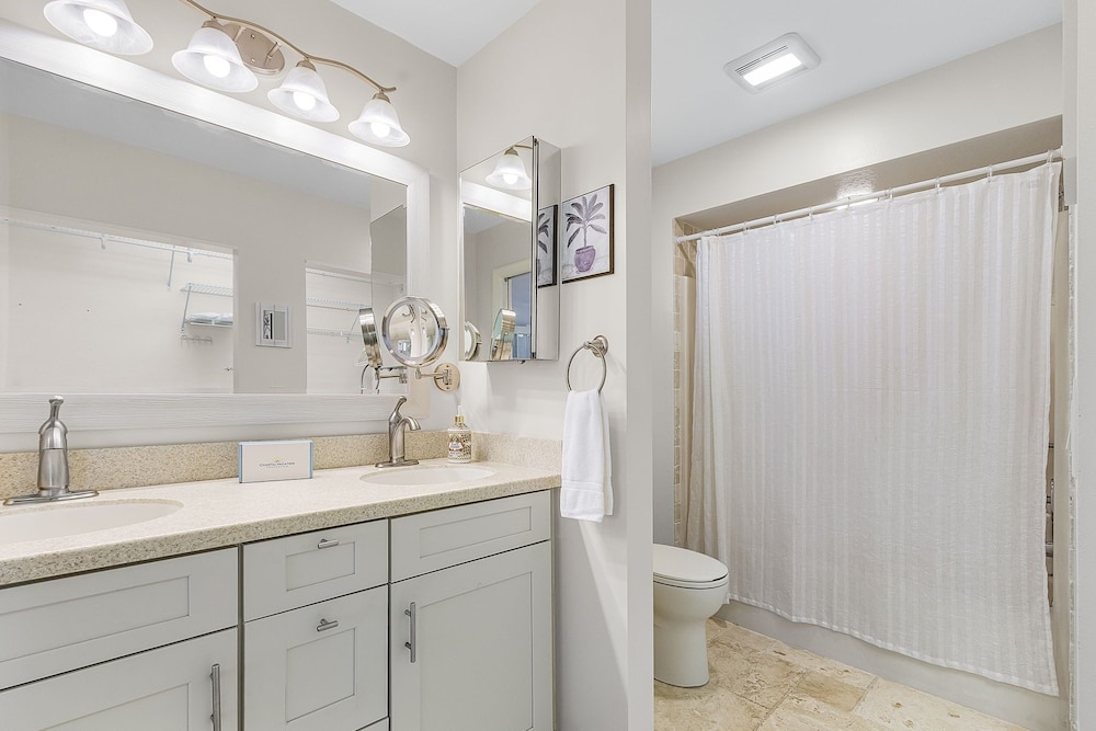 5550 Palmetto Paradise: 3br W/ Gulf Views, Heated Pool 3 Bedroom Home