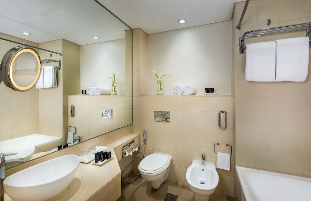 Abu Dhabi Vacations - Metropolitan Al Mafraq Hotel - Property Image 37