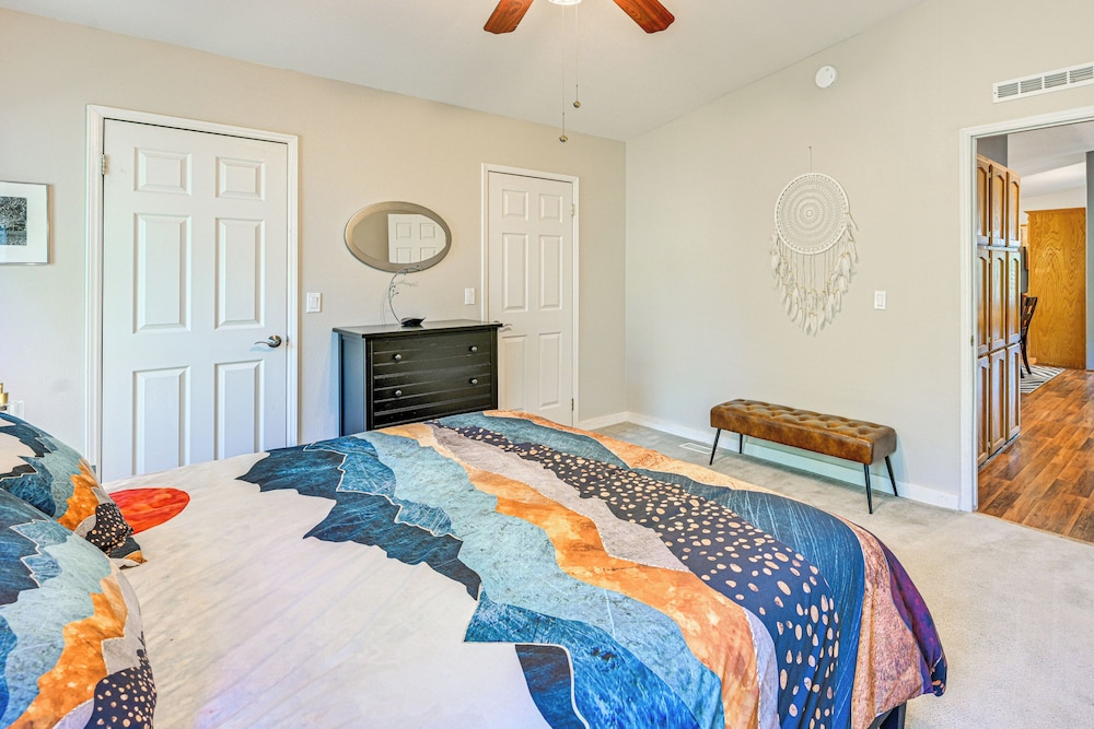 Creekside Buena Vista Retreat: Walk to Main St!