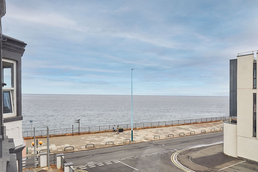 Whitley Bay Vacations - Host Stay Sea View Montague Apartments - Property Image 15
