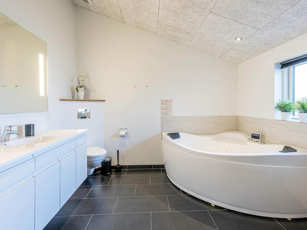 8 Person Holiday Home in Blavand view 4