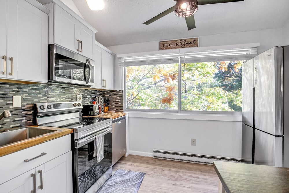 Mountaineer's Cottage - Cozy Condo In The Gorgeous White Mountains 2 Bedroom Condo by Redawning view 2
