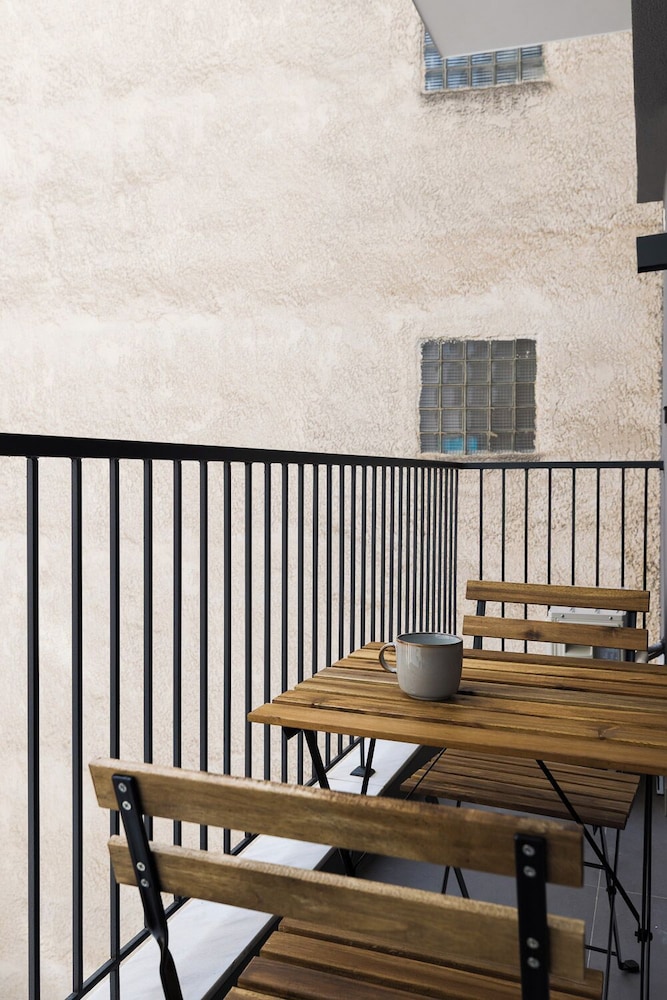 FOS Premium Apartments by halu