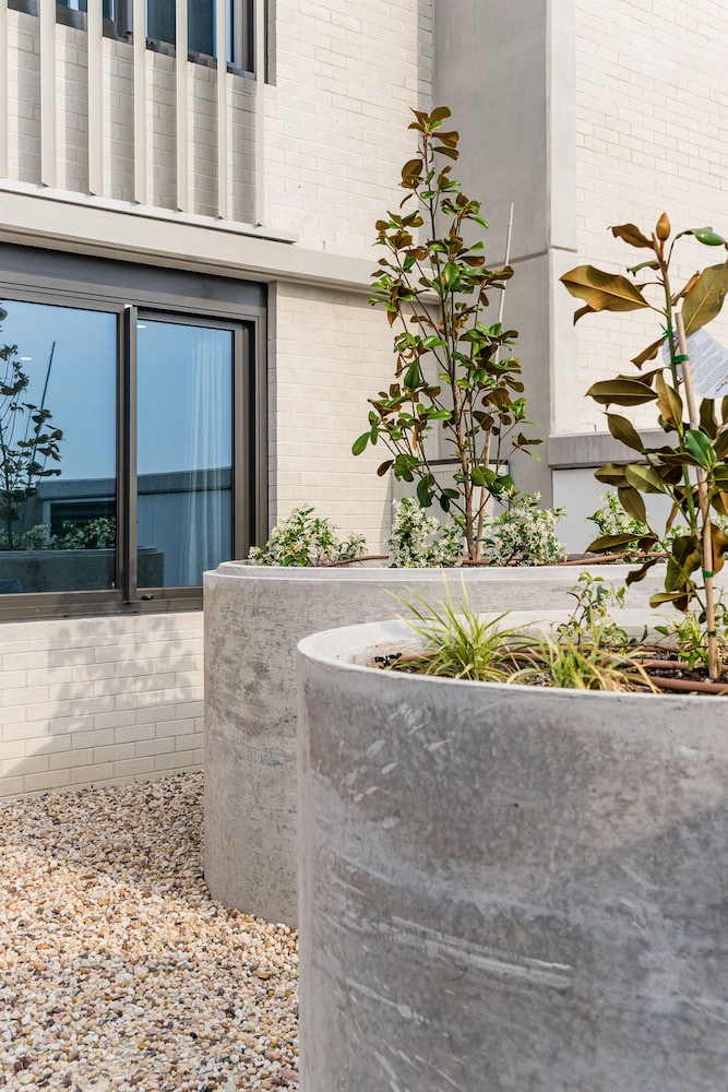 Beau Monde Apartments Newcastle - Verve Apartments view 3