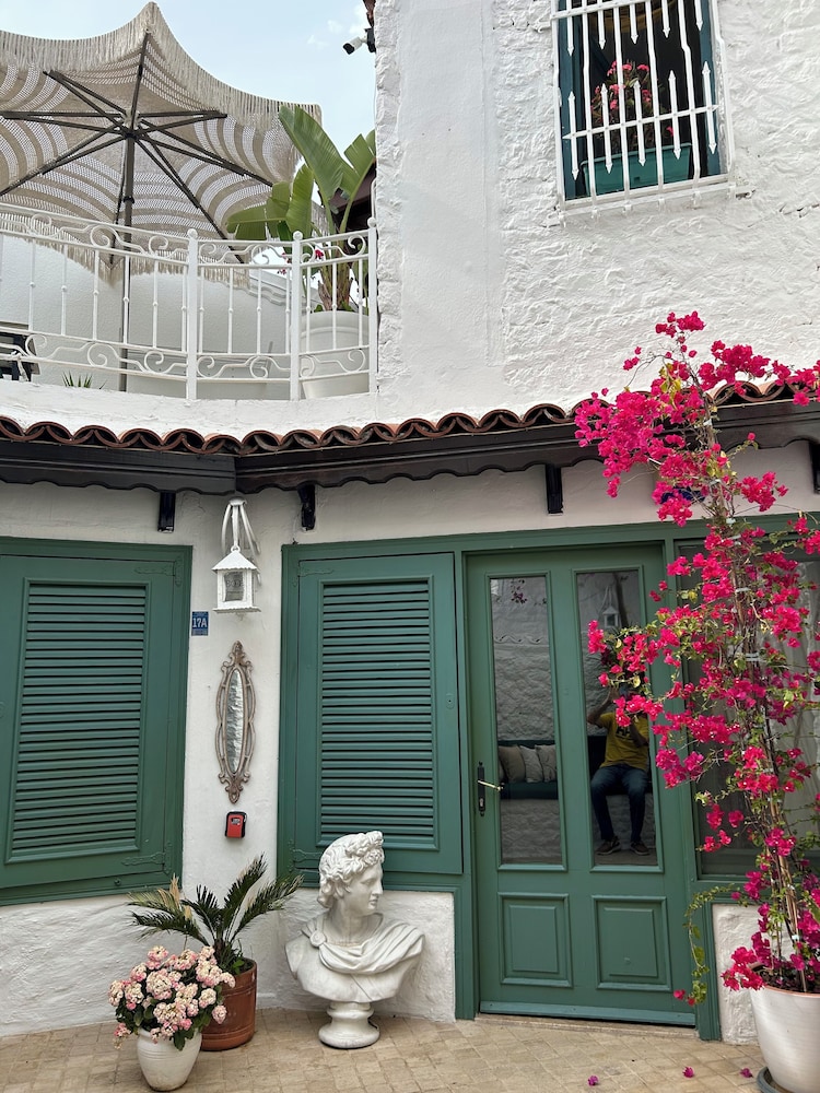 8 Oda Boutique Homes