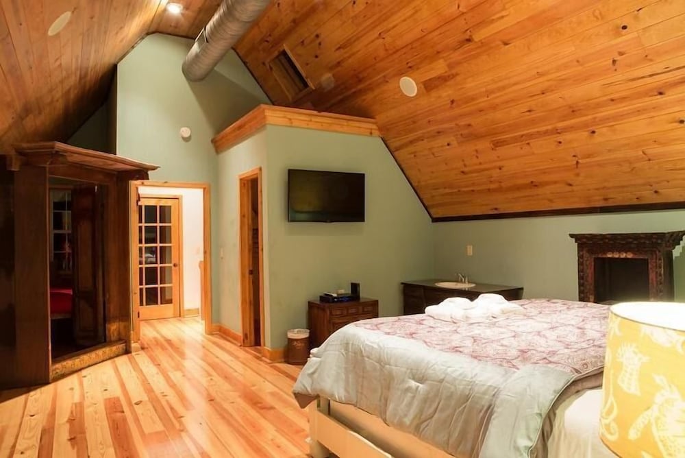 Charleston Vacations - The Wave House 4 Bedroom Holiday Home By My Ocean Rentals - Property Image 4