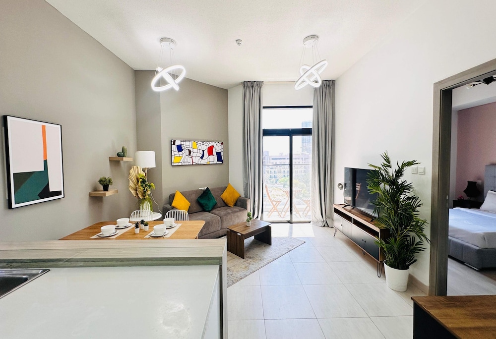 OYO HOME 1366 Standard One Bedroom Jvc