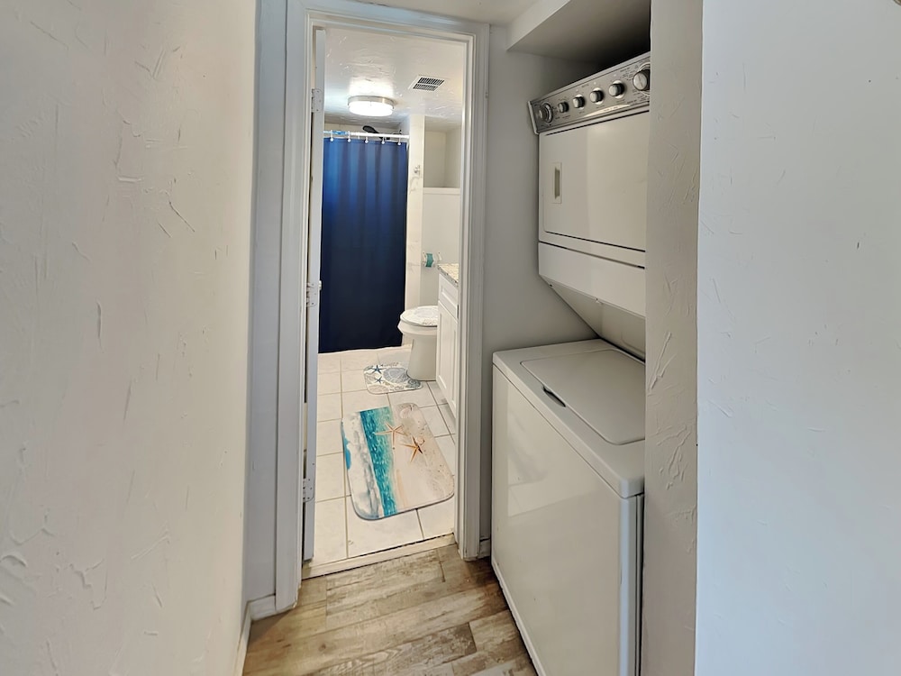 Surfside Beach Bungalow by Ryson Vacation Rentals