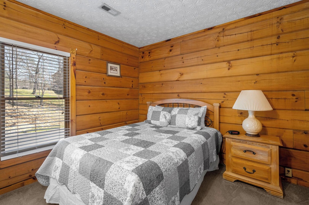 Country Pines Lodge