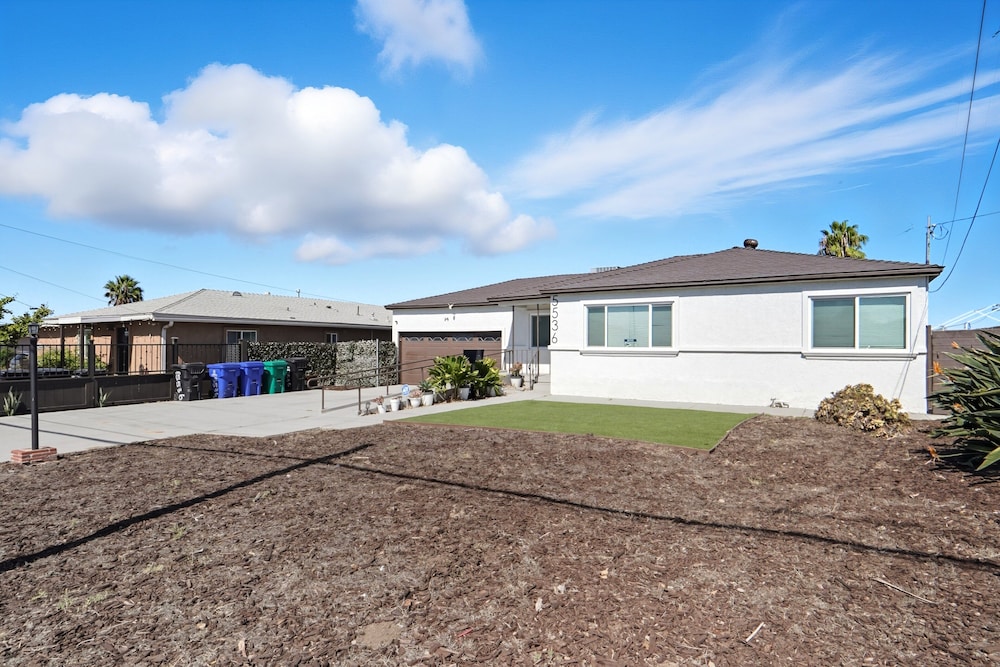 Relaxing Paradise Hills Retreat 4 Bedroom Home
