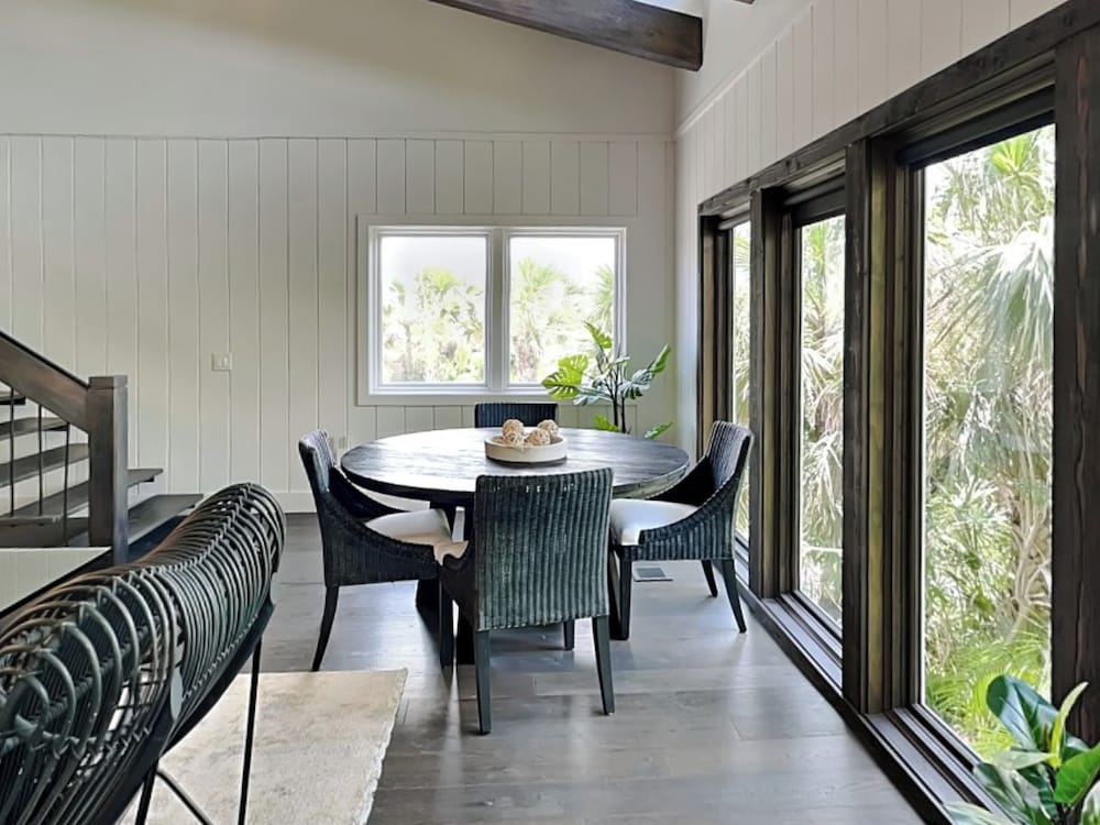 Ocean Commotion by Distinctive Beach Rentals