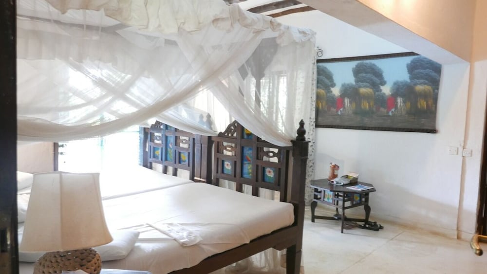 Maembe House view 3