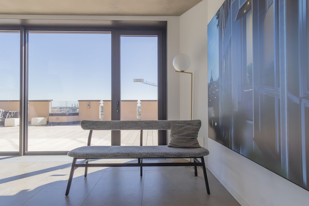 Central Tower S Babila - Elegant 2bdr With Rooftop Terrace