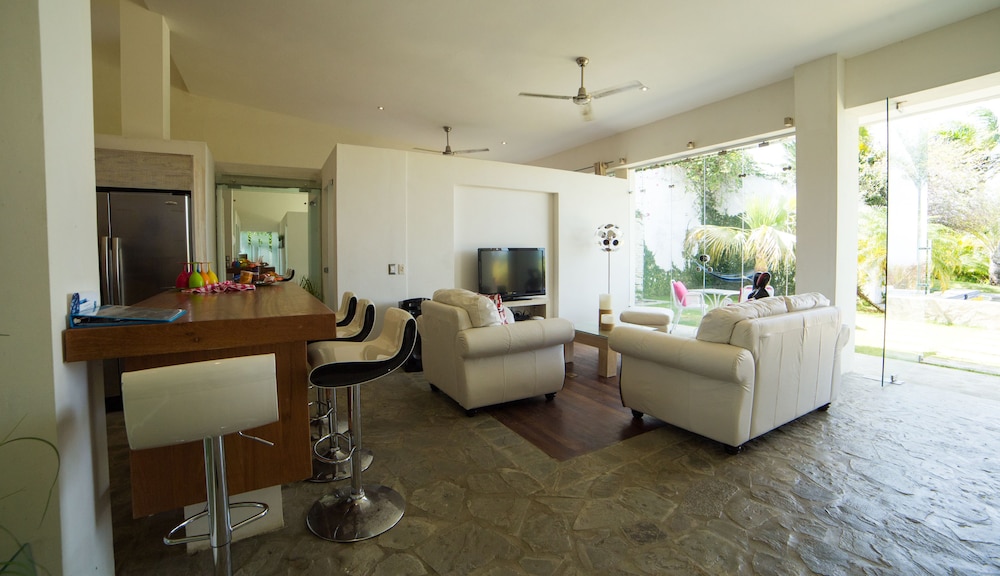 Villas Agua Dulce - Villa Eden