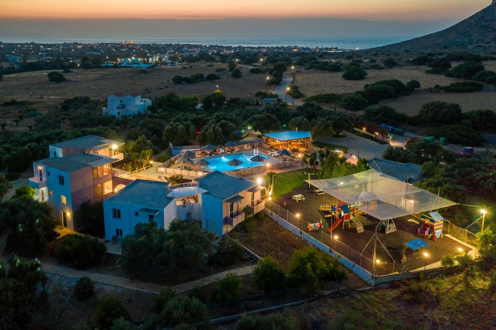 Paradisio Baby and Kinder Hotel