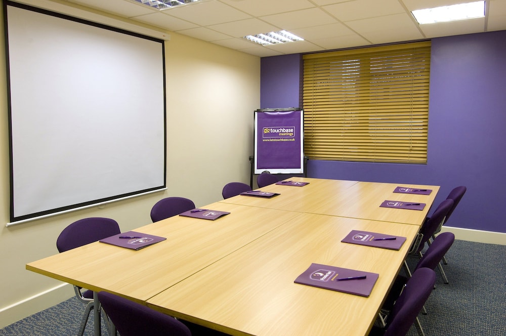 Premier Inn Manchester Central 3