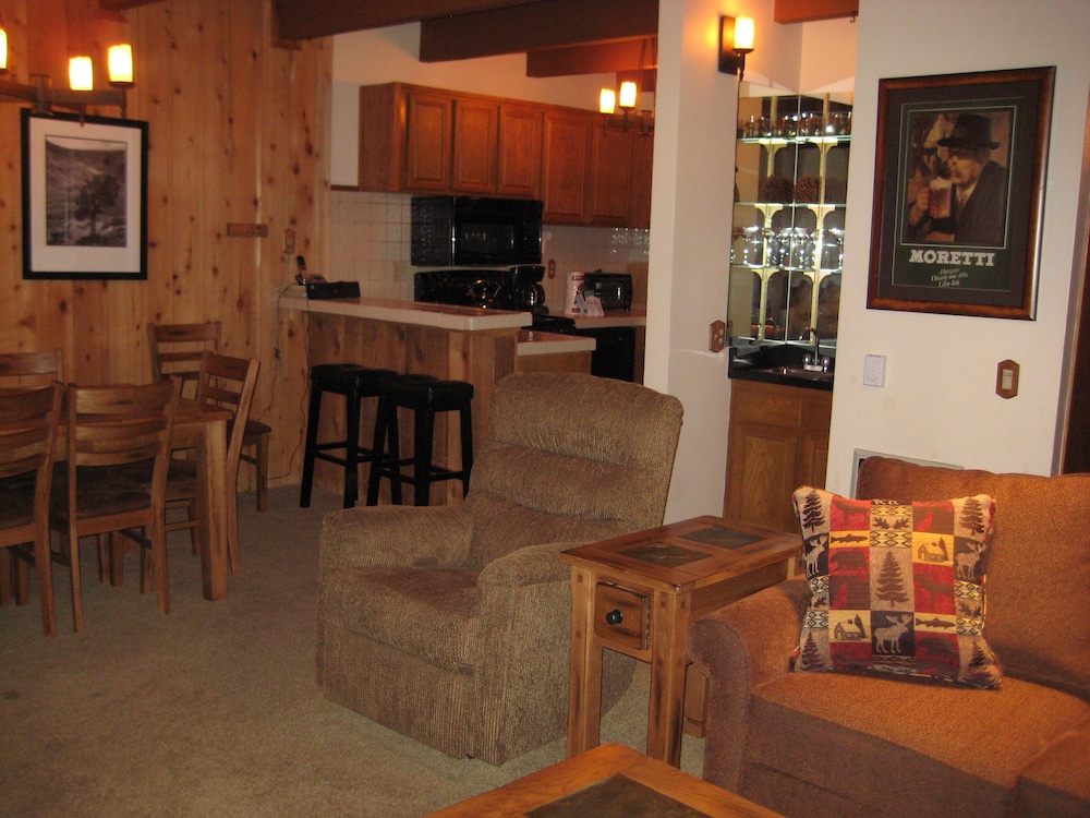 Val d'Isere by Mammoth Reservation Bureau