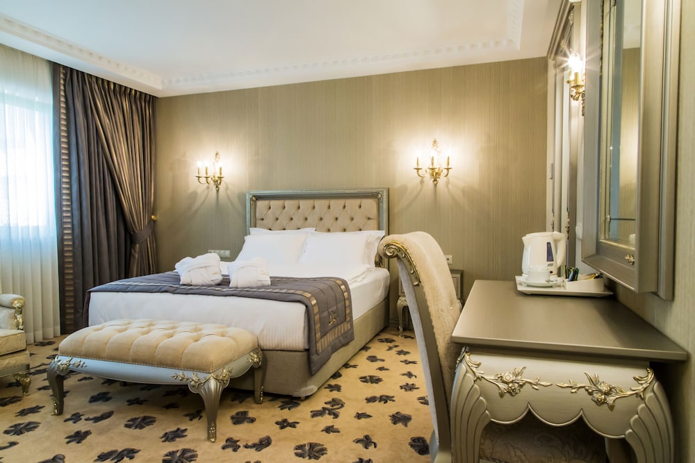 Cassiel Otel - Image 25