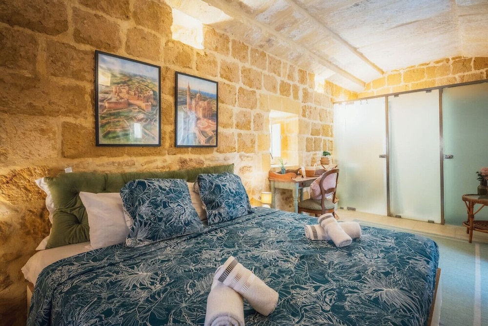 Traditional 500 Year old Gozitan Townhouse