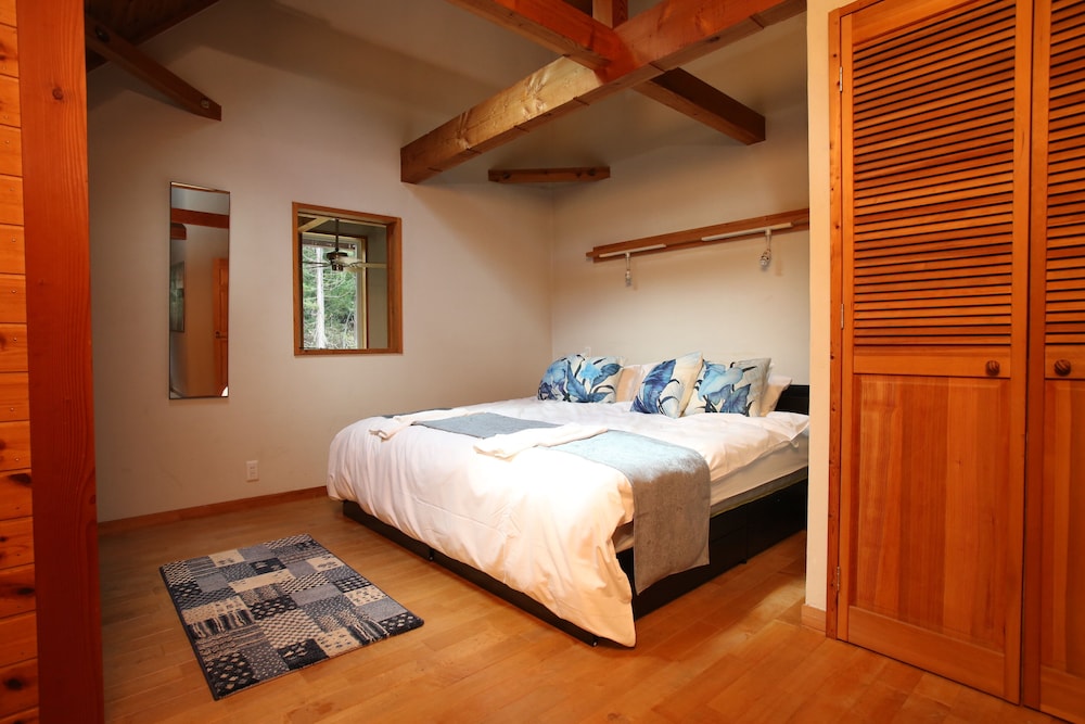 Alpine Tenshi Villa view 3