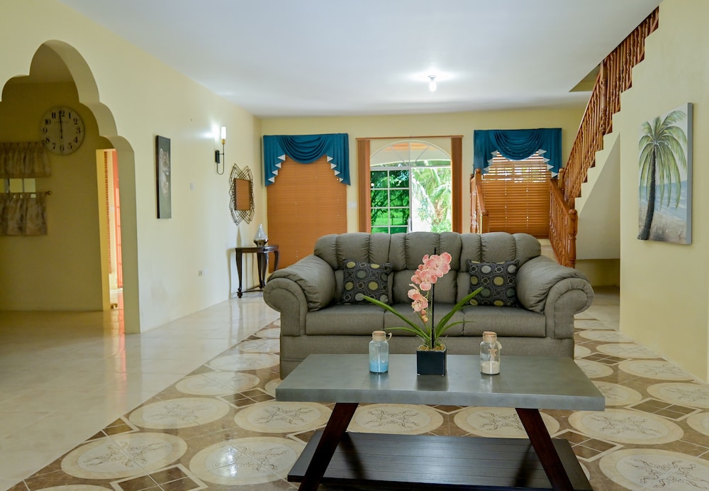 Champagne Villa view 4
