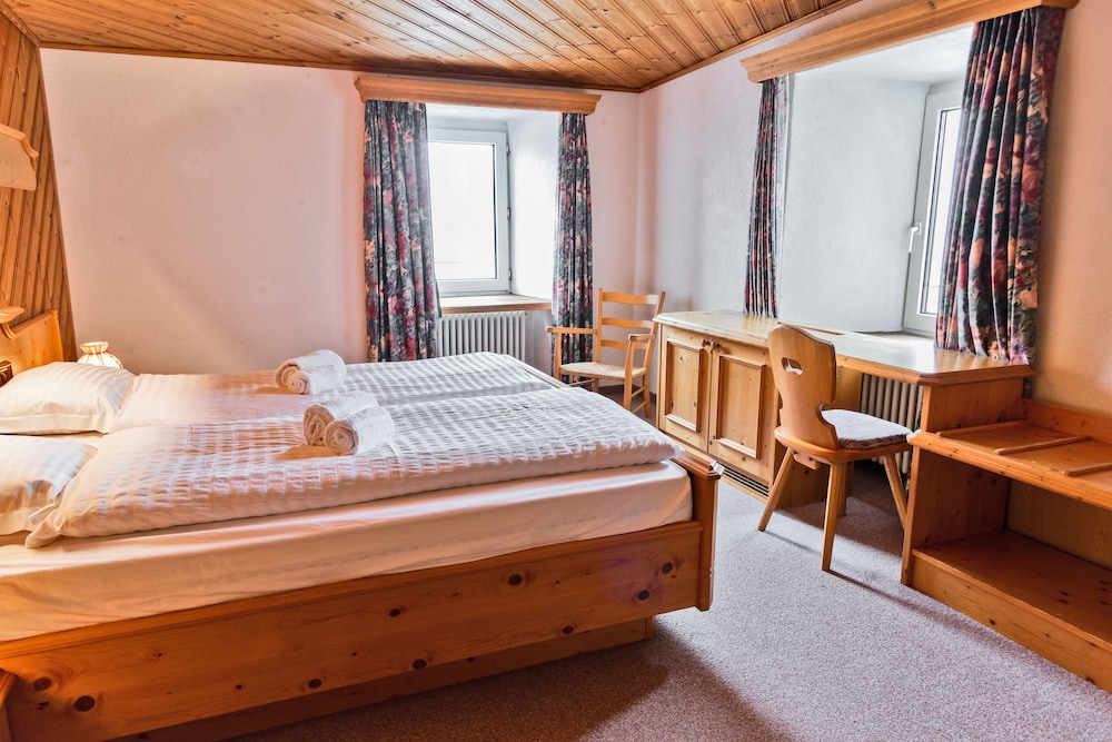 Hotel Bernina Hospiz - Hostel