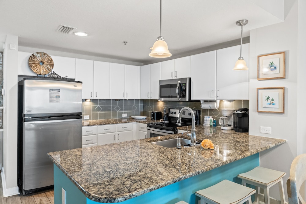 Grand Panama Beach Resort by Book That Condo