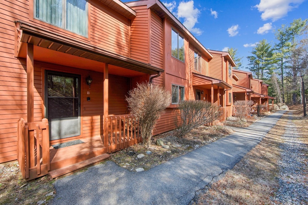 11D - Spacious & Family-Friendly Getaway 3 Bedroom Townhouse by The Summit at Gore Mountain