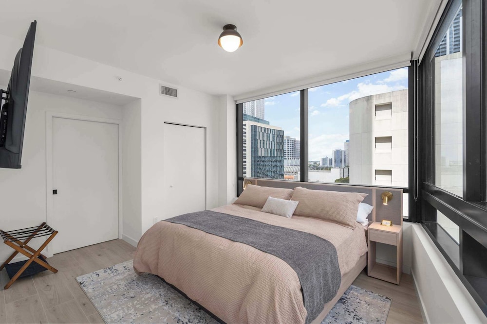 Luxury City Views in Downtown Miami
