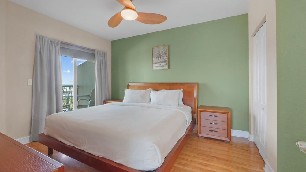 Crystal Palms Beach Resort
