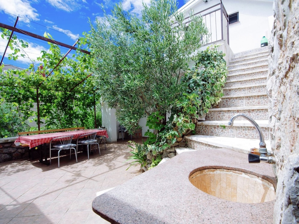 Apartment in Starigrad With Terrace view 3