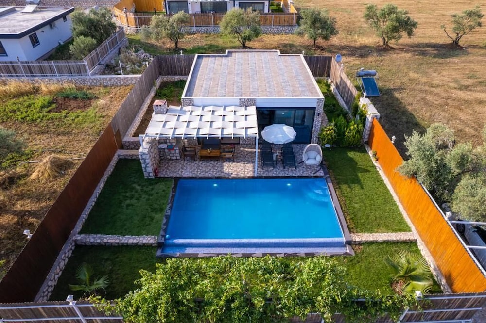 Exclusive Sheltered Villas