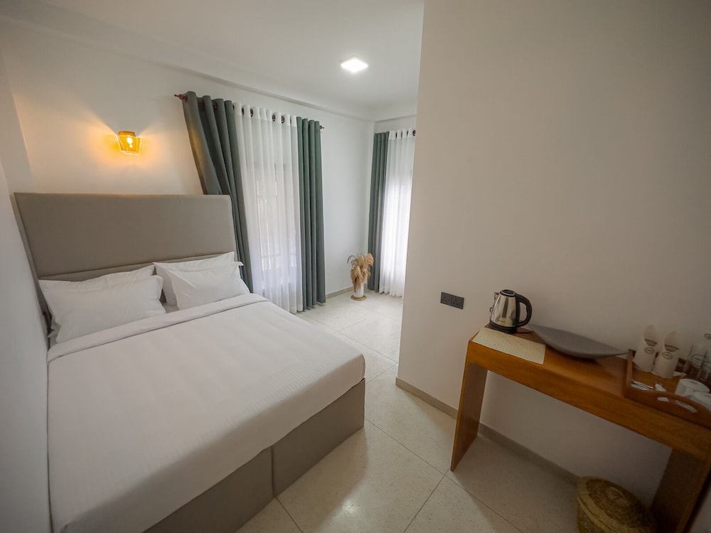 Omenco Hotel Nuwaraeliya view 5