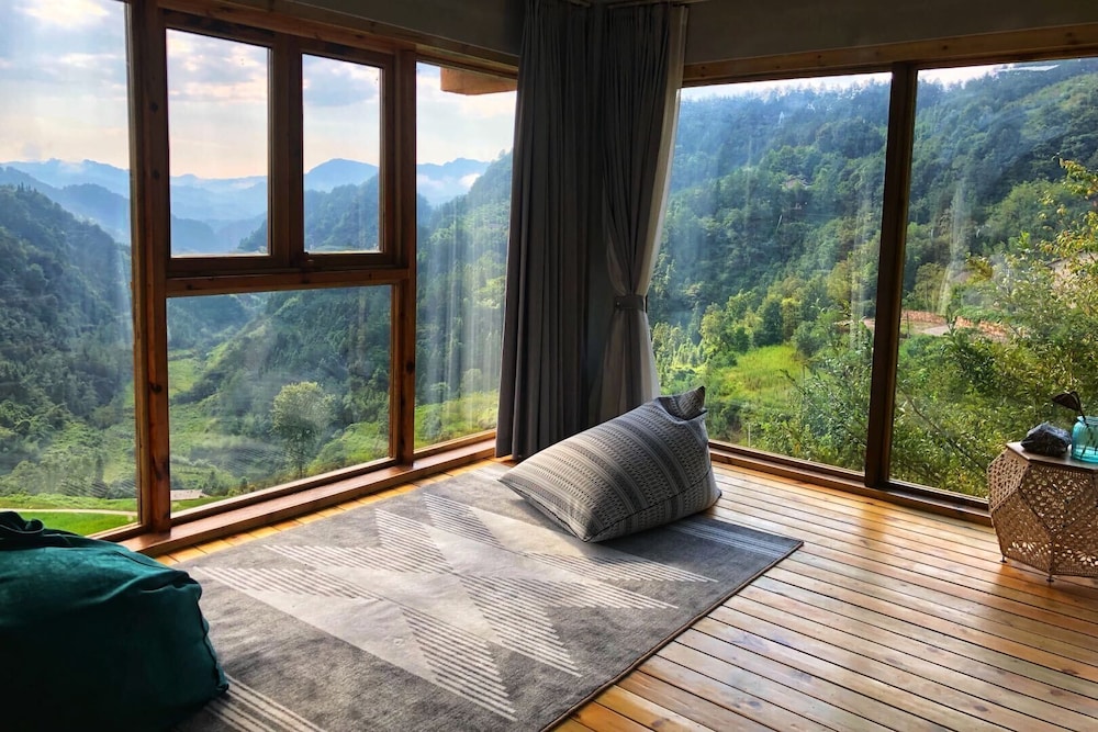 No.5 Valley Lodge