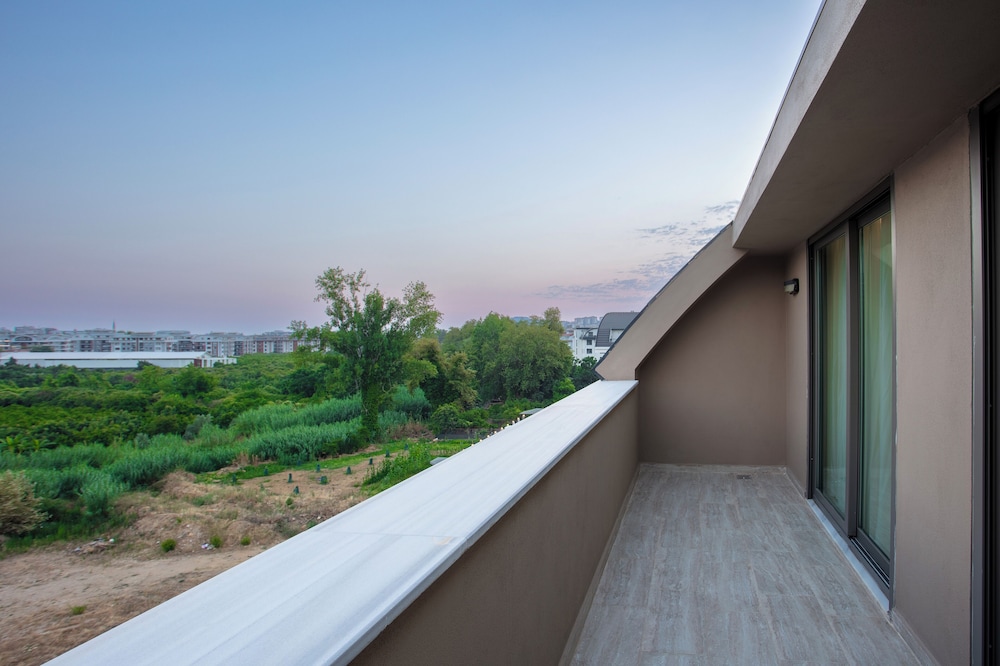 Loovox Suites