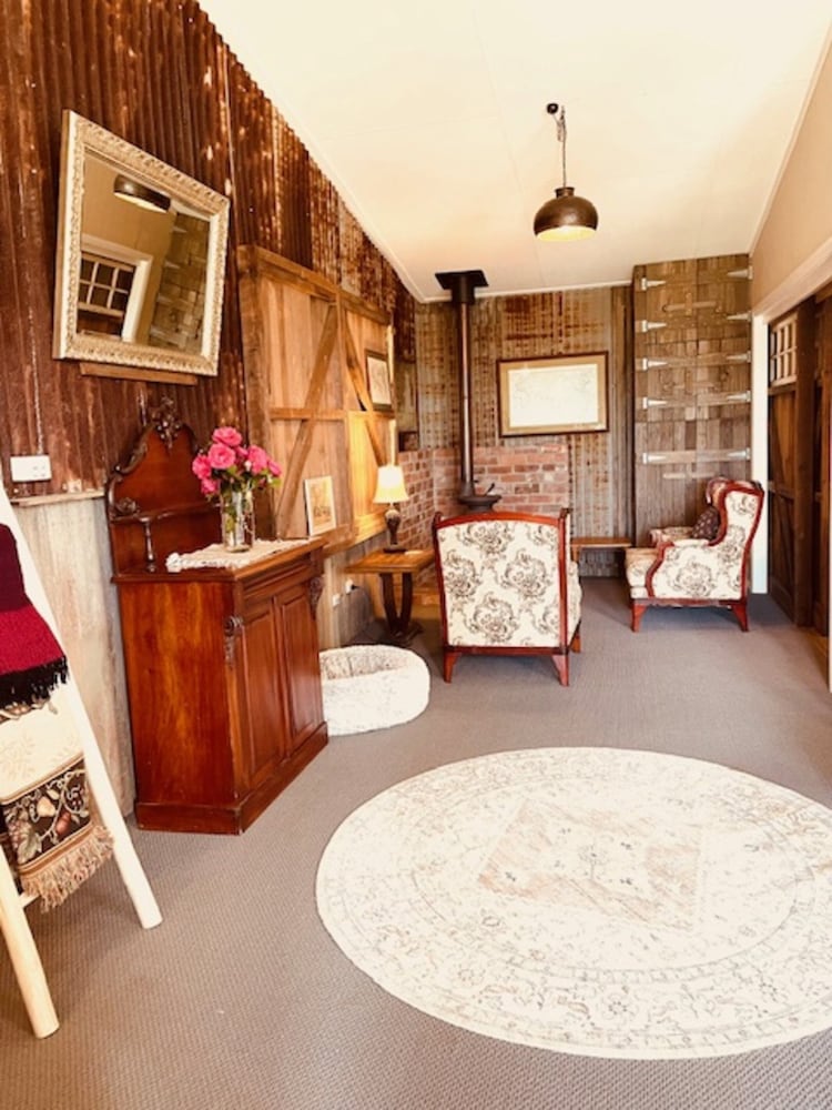 Charming 1-bed Farm Cabin With Wood Fire