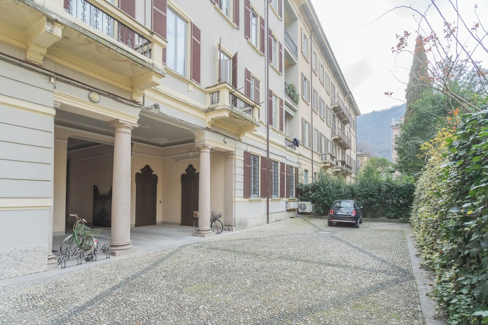 Cinque Giornate 70 Suites by Rent all Como