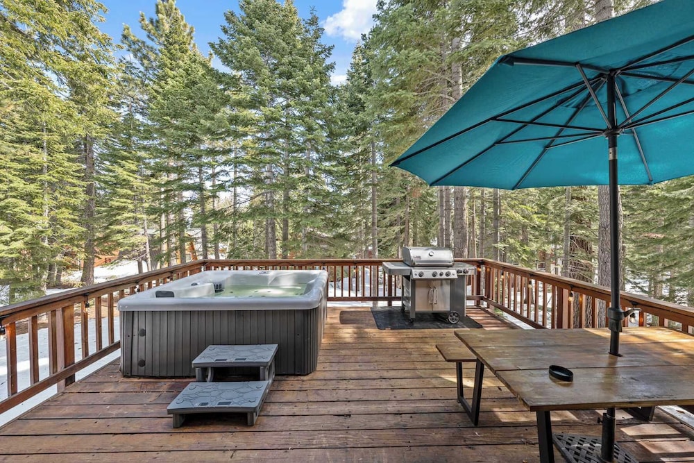 Tahoe City Retreat For 8!