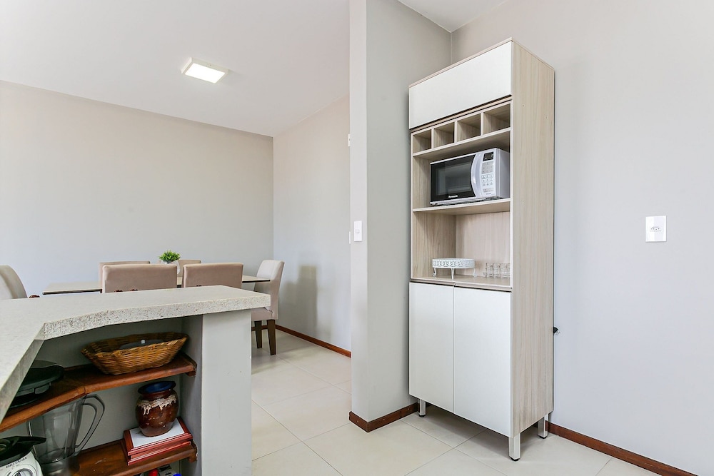 Apto em Condominio pe na Areia, c/ Piscina Mhr308