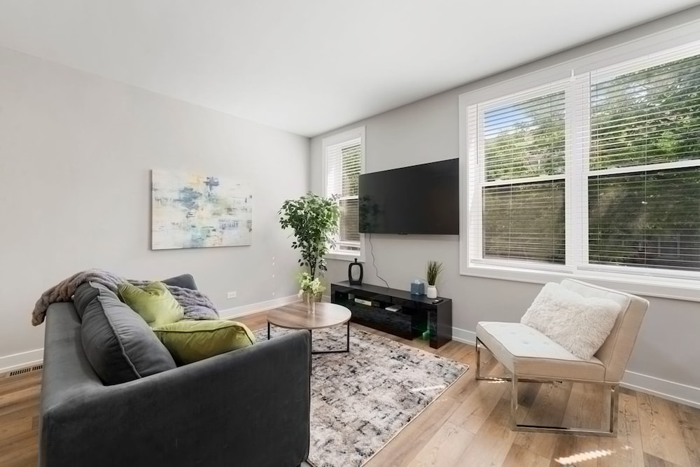 2 Bed 3 Bath Chicago Condo
