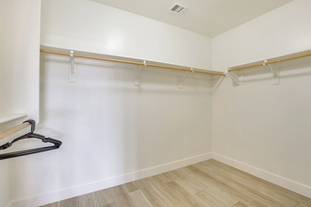 Spacious & Fenced Yard: Relaxing Home in Surprise