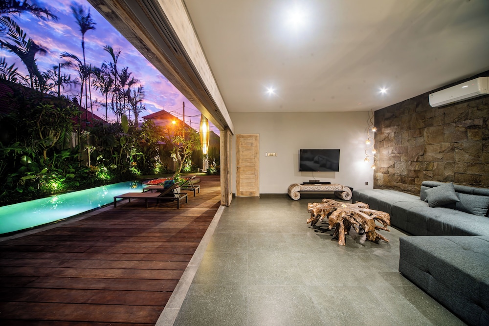 Luxury-Sang Villa-Central Sanur