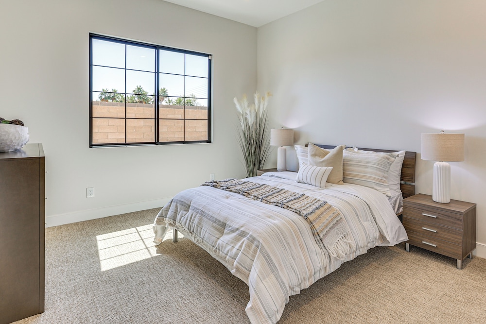 Near Golf - Gem w/ Funished Patio in Chandler!
