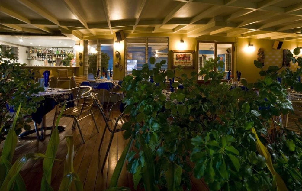 Nadi Bay Resort Hotel - Image 4